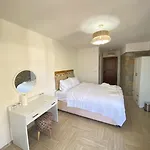 Kastro فندق مبيت وإفطار