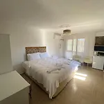 فندق مبيت وإفطار Kastro