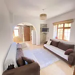 فندق مبيت وإفطار Kastro İmroz