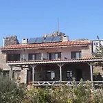 Kastro فندق مبيت وإفطار